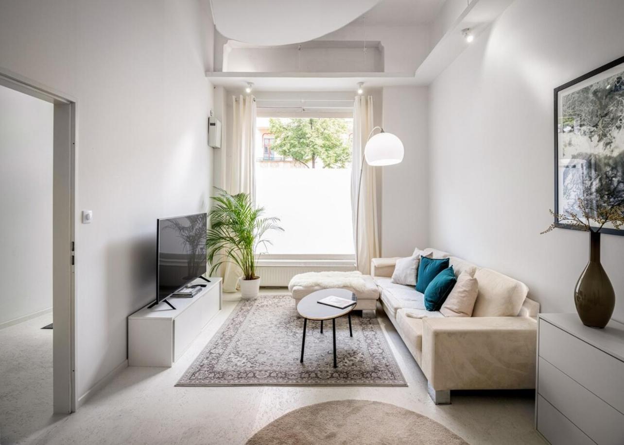 Central Home With Fireplace Near Underground Berlin Luaran gambar